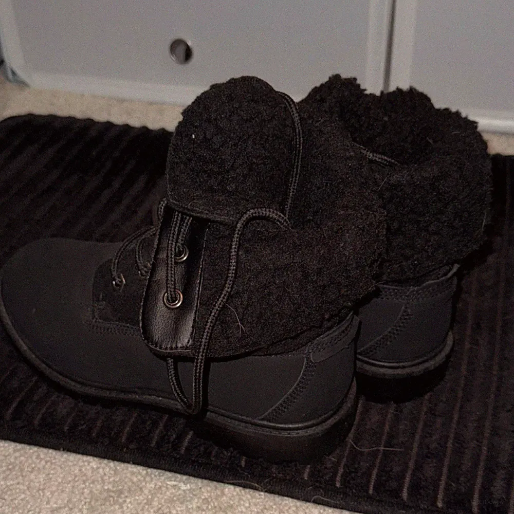 Black Synthetic Mid-Calf Combat Boots Lace-Up Faux Fur Lined Size 6