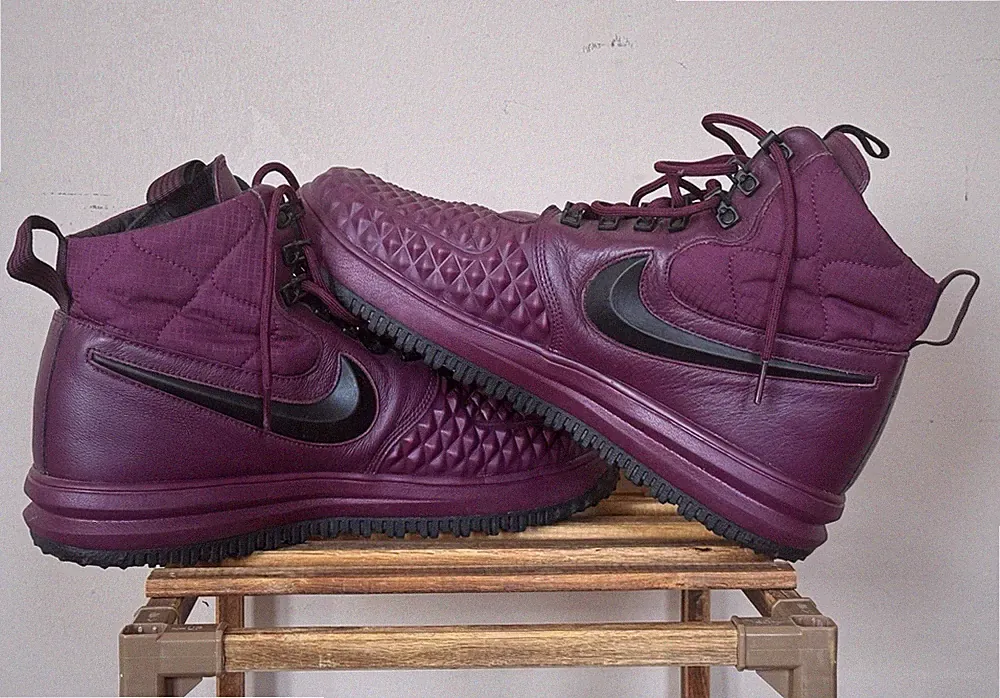 Nike Purple Ankle Combat Boots Men’s Size 12 Water Resistant Black Logo